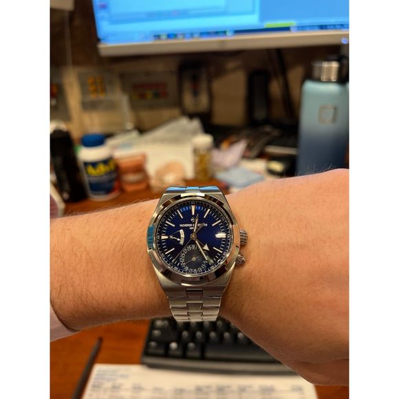 Vacheron Constantin Overseas 7900v Dual Time - Picture 2 of 2